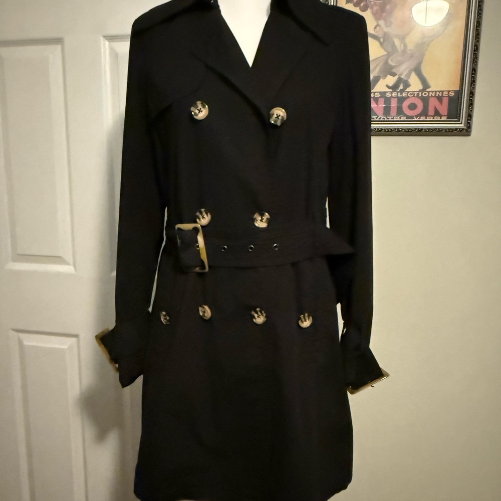 Elegant Black Double-Breasted Women's Coat